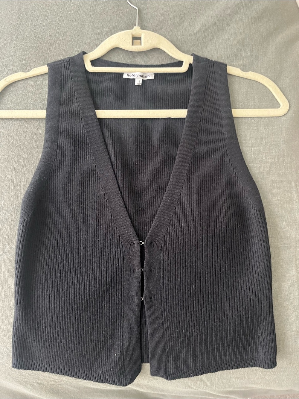 Reformation Black Ribbed V-Neck Button Tank - Picture 5 of 6